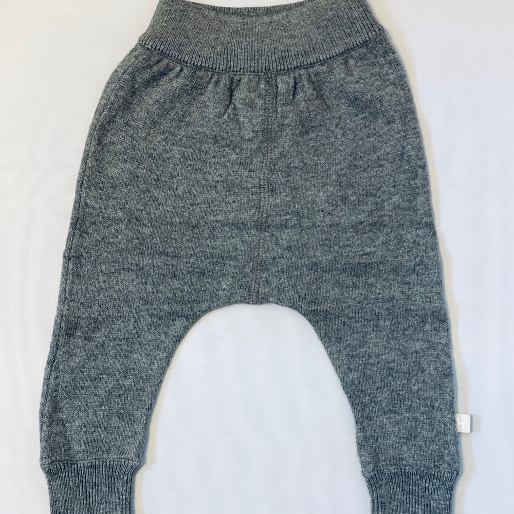 The Little Tailor grey cashmere knitted leggings